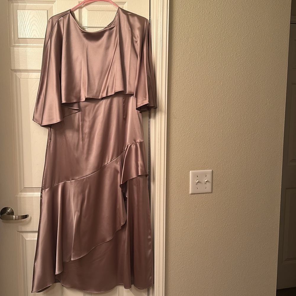 Dainty Jewells Elegant Satin Dress in Mauve - Picture 3 of 3